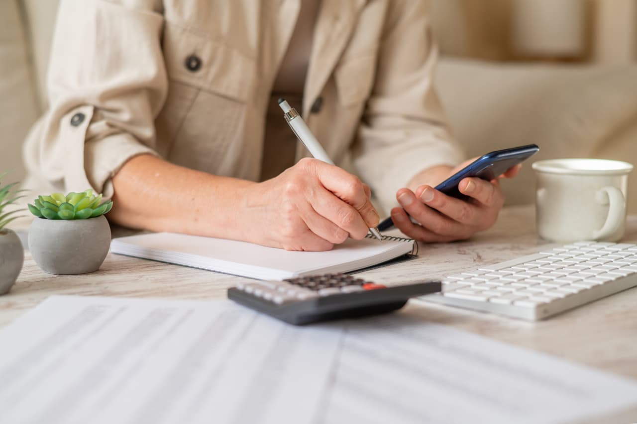 Source-feed image associated with Don’t worry about what other people have saved for retirement. Here’s how to find your perfect number.