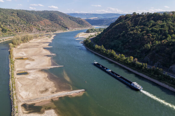 Image from linked report: Low Rhine Levels Force Companies to Adapt to New Climate Normal