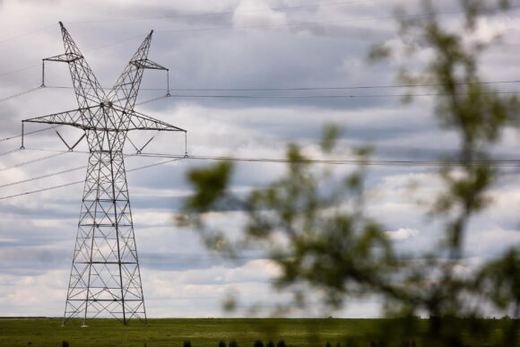 Source-feed image associated with Texas Must Rethink Massive Transmission Lines, Lawmakers Say