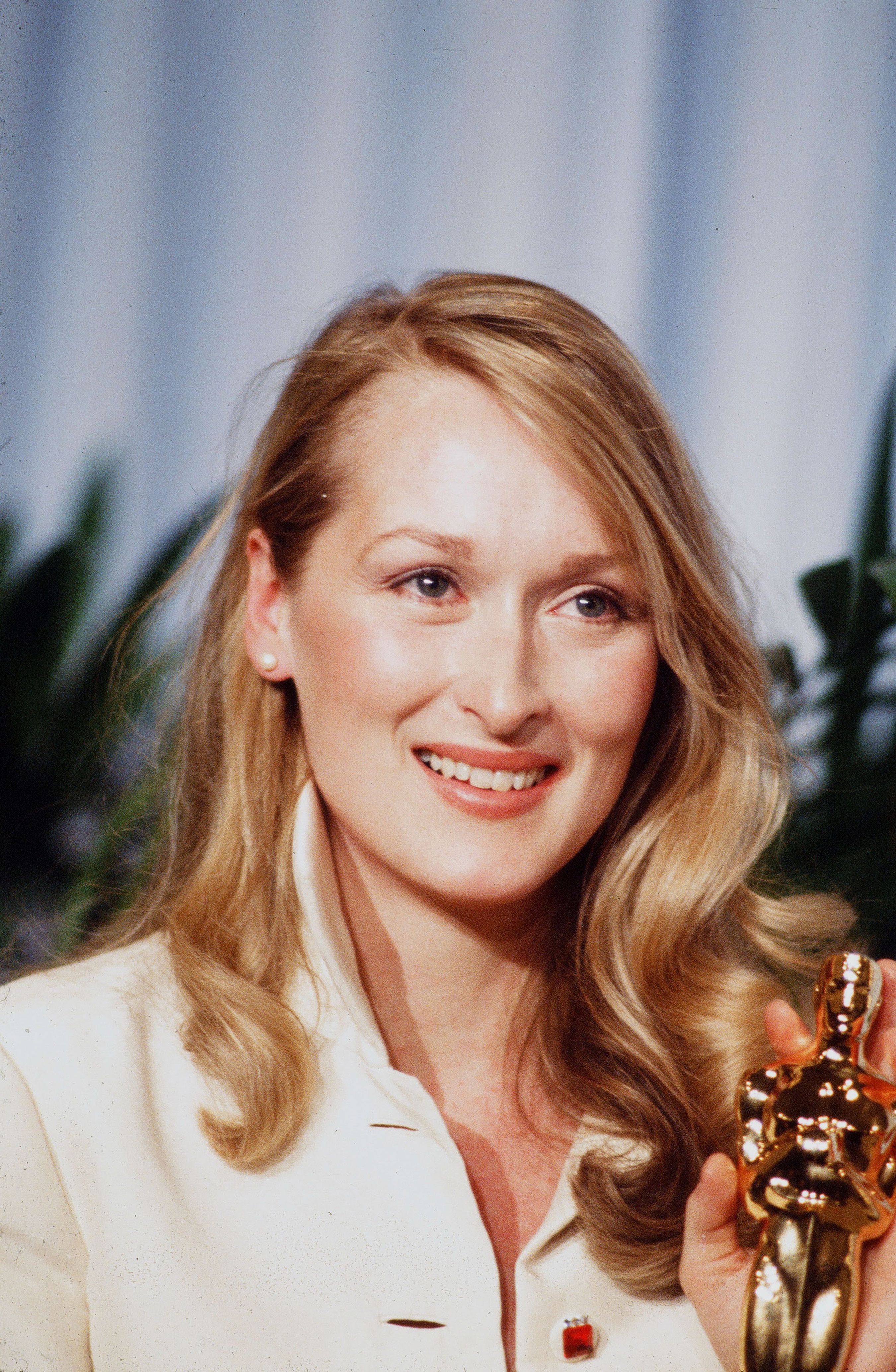 Source-feed image associated with At 77, Meryl Streep Is Still Queen of Fresh Beauty Looks