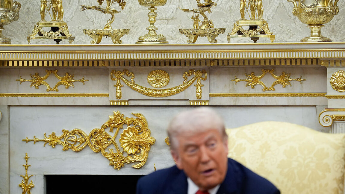 Source-feed image associated with White House report says Trump can usher in a "new golden age" of science