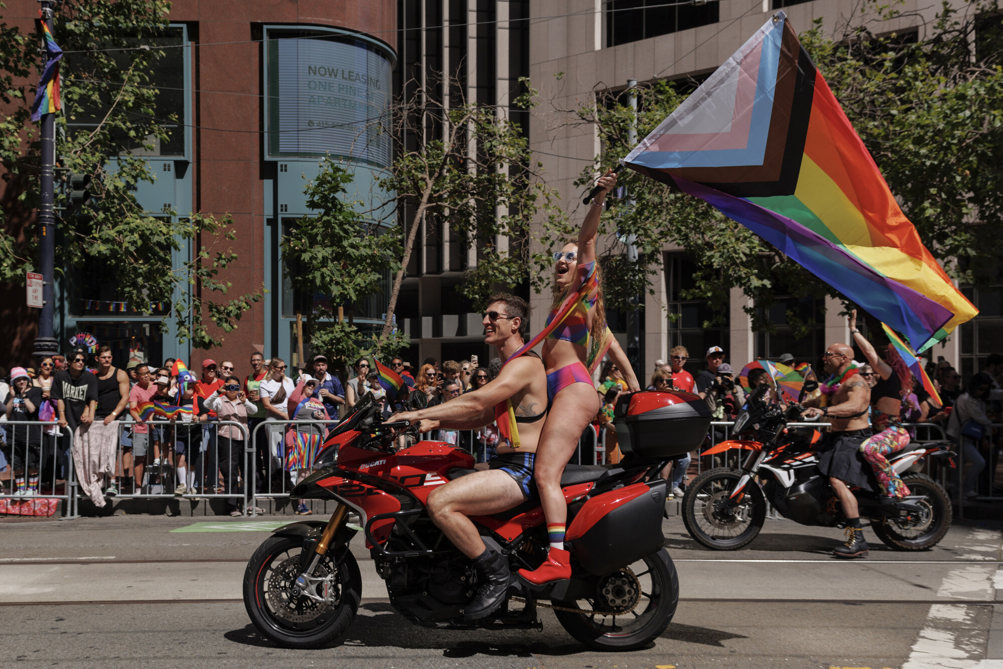 Source-feed image associated with 56th Annual SF Pride Parade Proclaims Itself a Force of Resistance