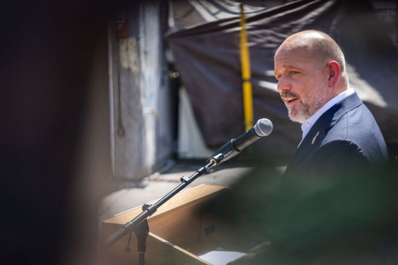 Image from linked report: Gubernatorial candidate Steve Hilton has harsh criticisms, sweeping fixes for California schools