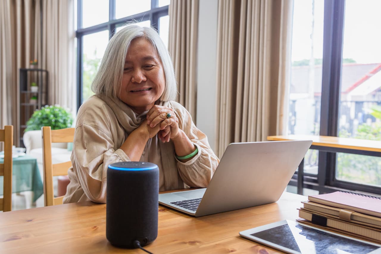 Source-feed image associated with AI wants to help you pick a Medicare plan. Should you let it?