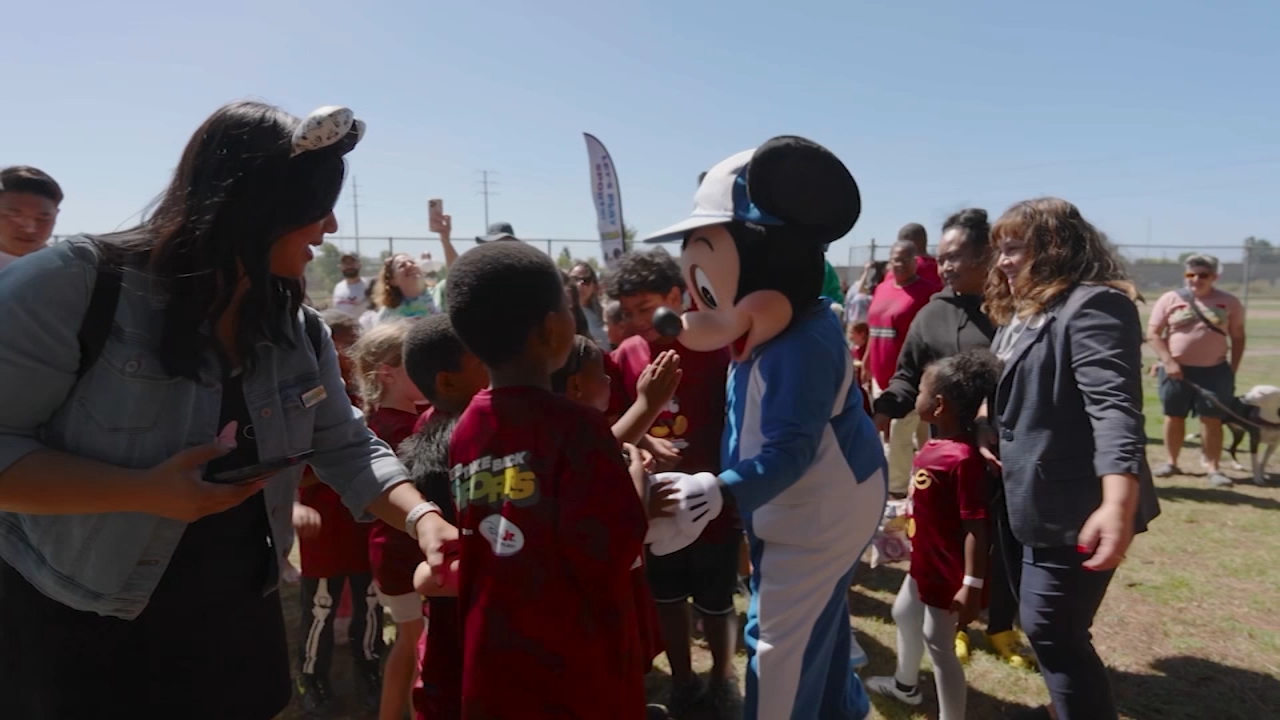 Source-feed image associated with Oakland park hosts free sports clinic for kids with Disney Jr., ESPN and Every Kid Sports