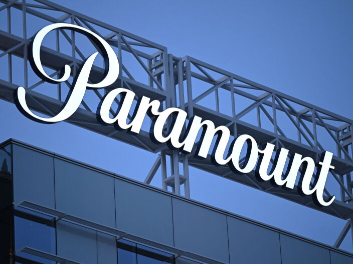 Source-feed image associated with Paramount agrees to delay closing its Warner Bros buyout while judge considers challenge