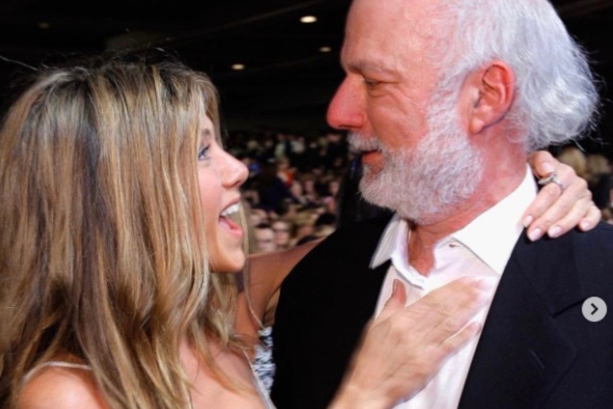 Source-feed image associated with Jennifer Aniston Posts Heartfelt Tribute to ‘Friends’ Director James Burrows: ‘He Was a Father Figure to Me’