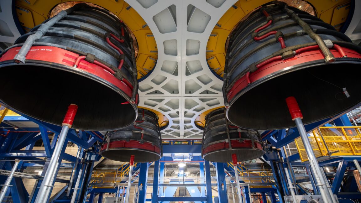 Source-feed image associated with Rocket Report: Engines installed for Artemis III; Long March 6C breakup in LEO