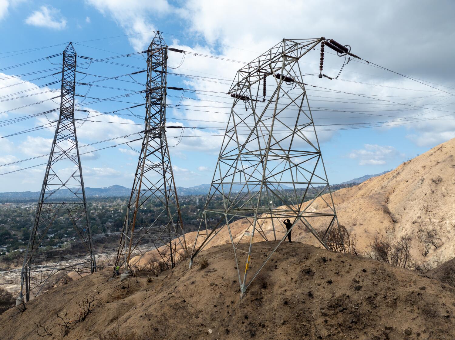 Source-feed image associated with Edison tower caused deadly Eaton fire that devastated Altadena, long-awaited investigation finds