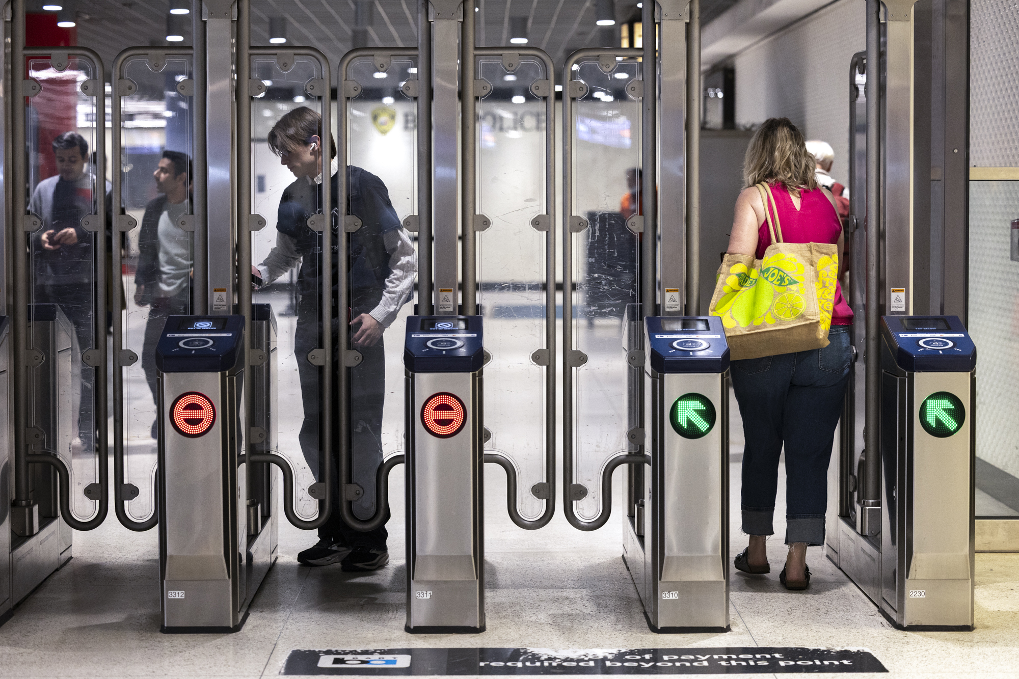 Source-feed image associated with BART Reports Major Crime Drop 1 Year After New Fare Gates