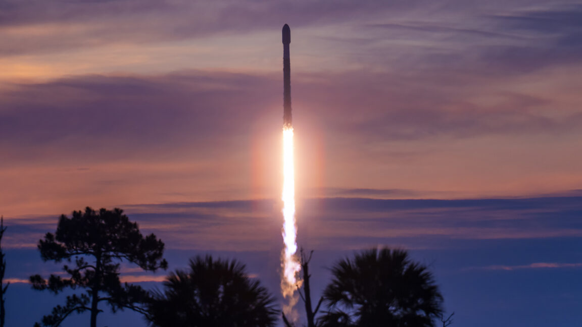 Source-feed image associated with A Falcon 9 booster turns 5 years old—and just set a remarkable reuse record