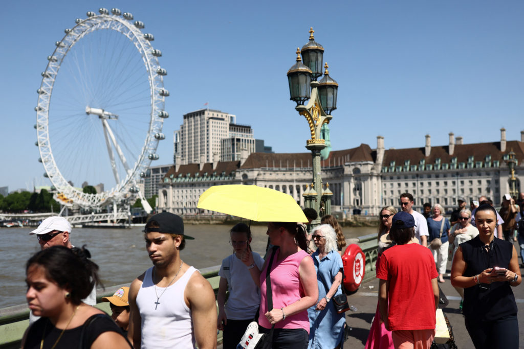 Source-feed image associated with Spring heat wave shatters records and brings deaths in Europe