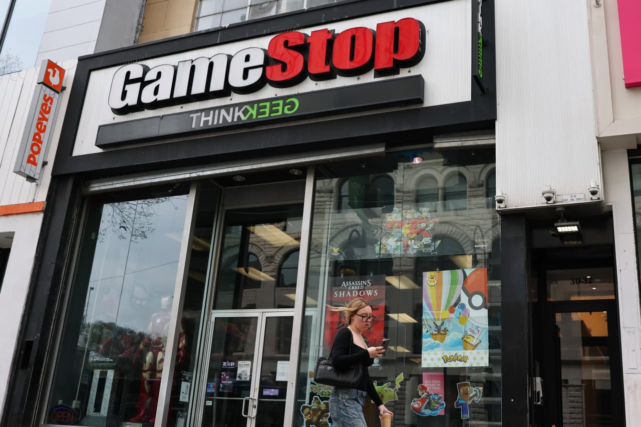 Source-feed image associated with GameStop investors clear the way for a fresh attempt at buying eBay