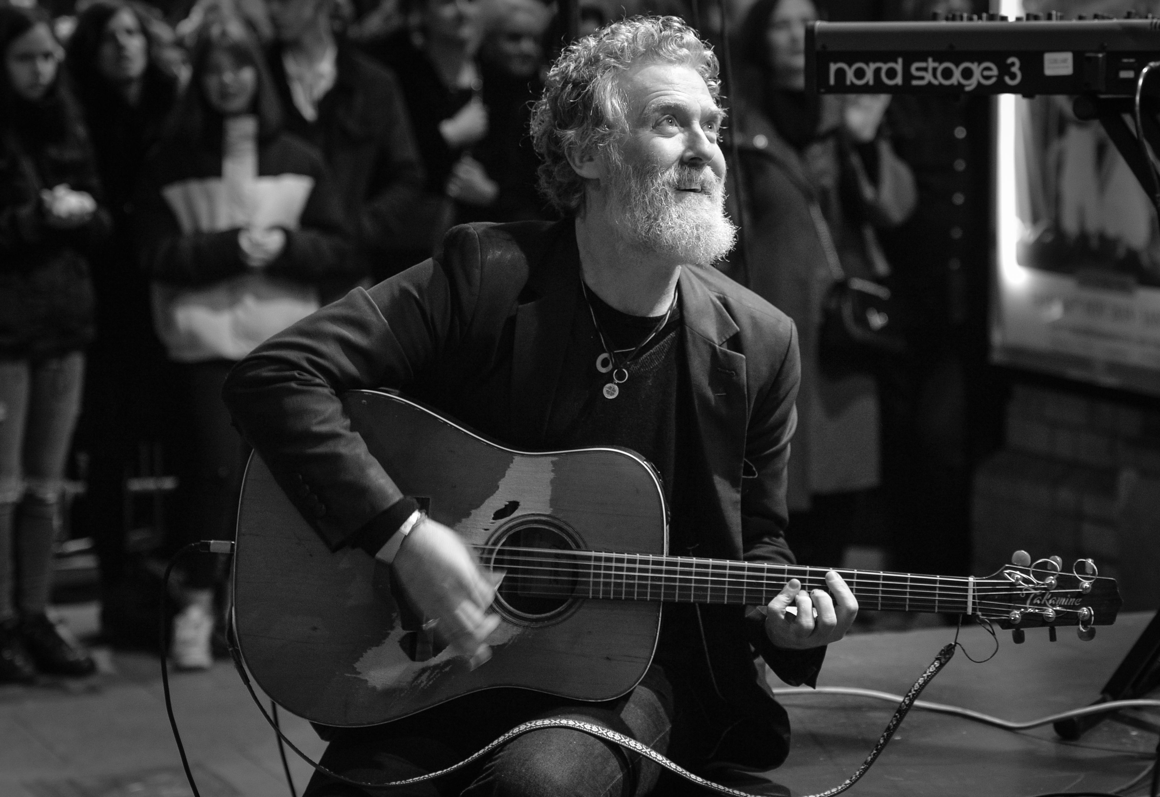 Source-feed image associated with Glen Hansard, Irish Singer-Songwriter and Once Star, Dies at 56