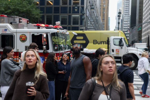 Source-feed image associated with NYC Is Racing to Secure Unstable Midtown Manhattan Building