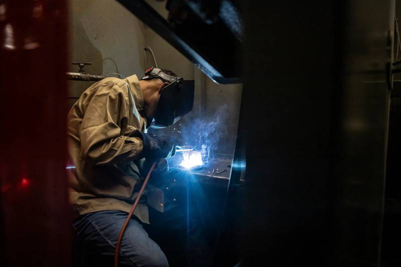 Source-feed image associated with Young People Consider Trades as Cost of College Rises