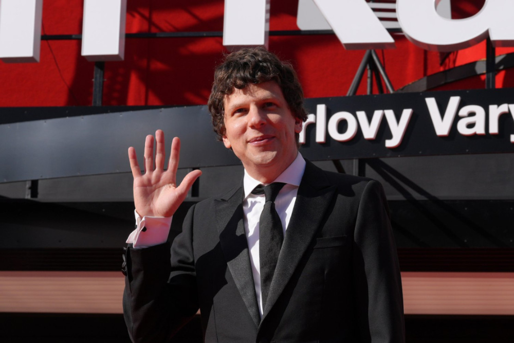 Source-feed image associated with Jesse Eisenberg Says He Doesn’t ‘Want to Be Associated’ With Mark Zuckerberg: ‘If This Guy Is the Creator of This World, I Don’t Want to Live in That World’