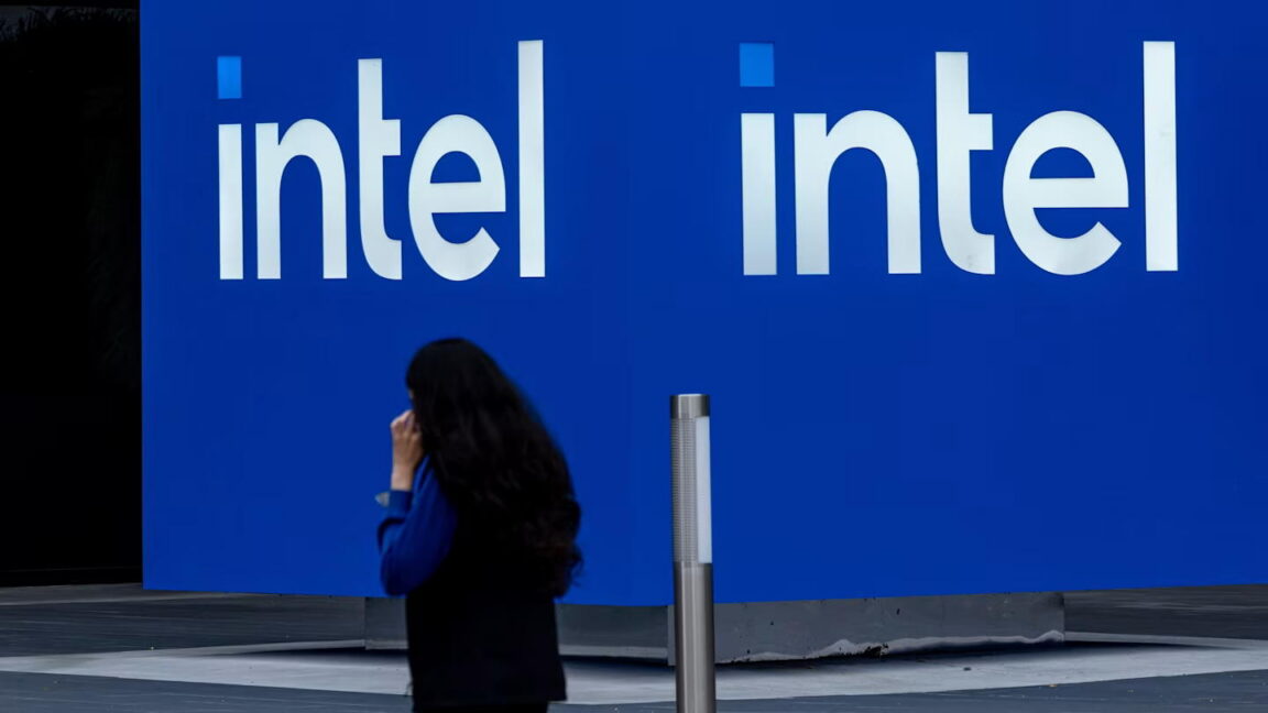 Source-feed image associated with Intel: Our upcoming AI chip will be cheaper, run cooler than Nvidia, AMD options