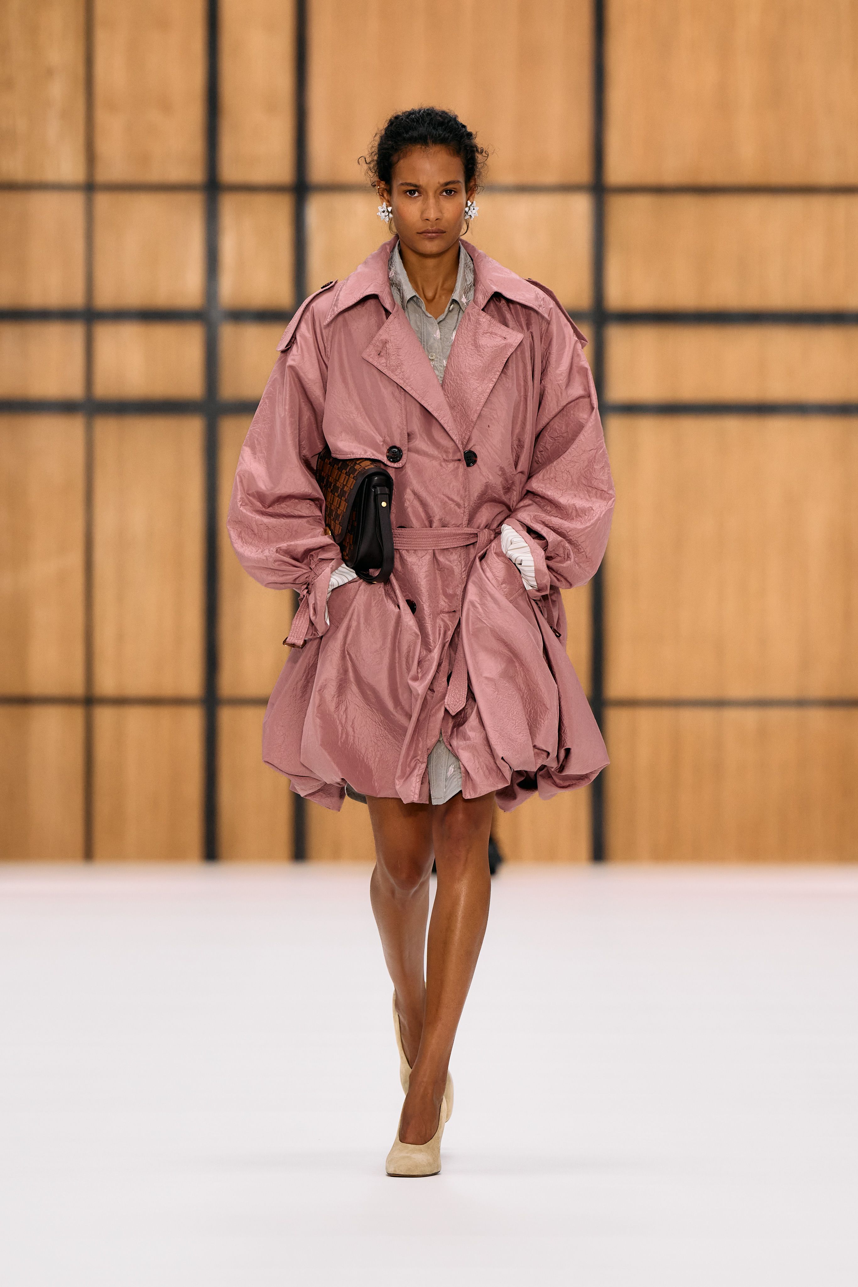 Image from linked report: Burberry Spring 2027 Ready-to-Wear