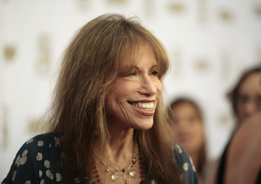 Source-feed image associated with Carly Simon diagnosed with Parkinson's disease, treated for skin cancer