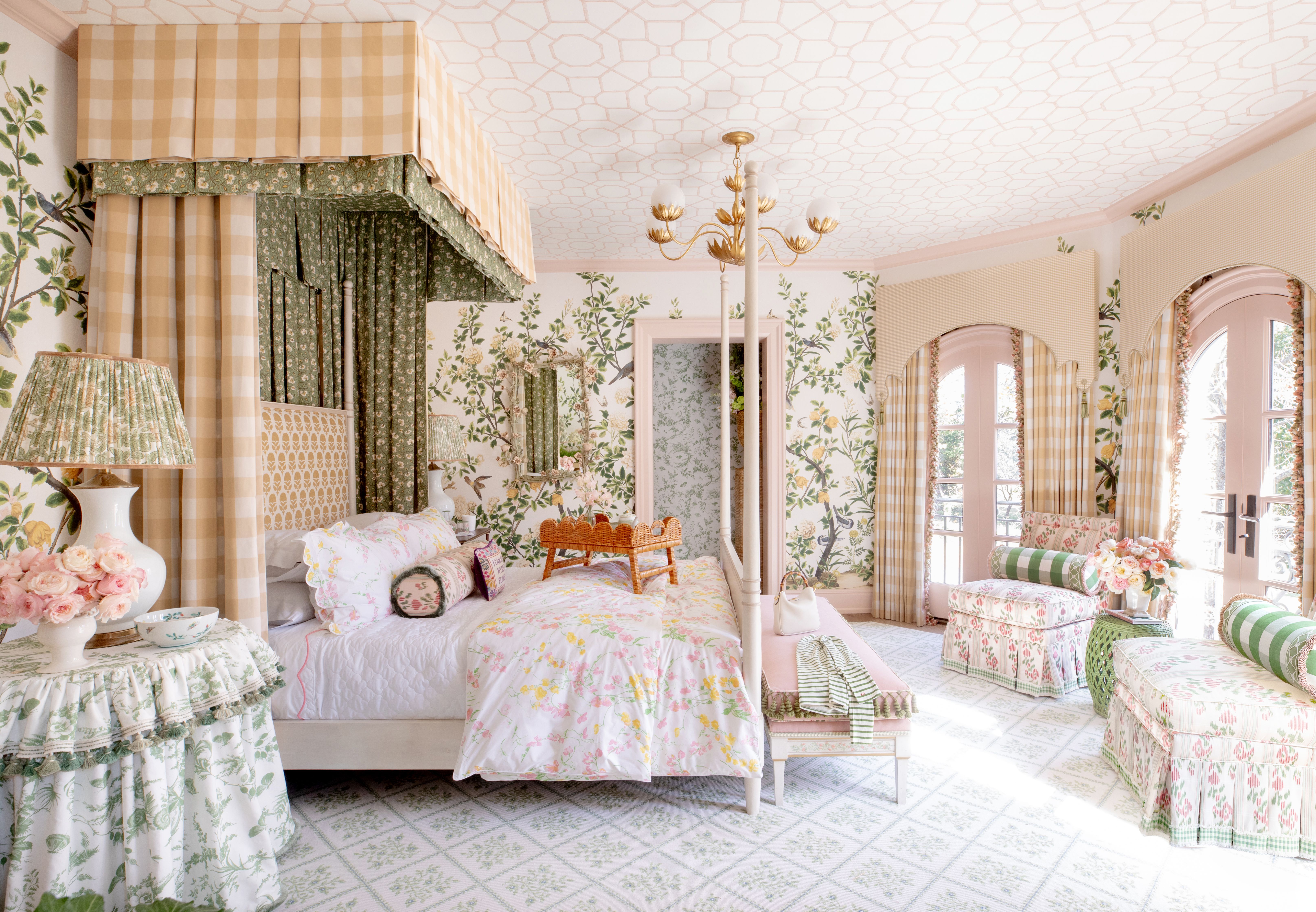 Source-feed image associated with The Art of Using Two Wallpapers in One Room