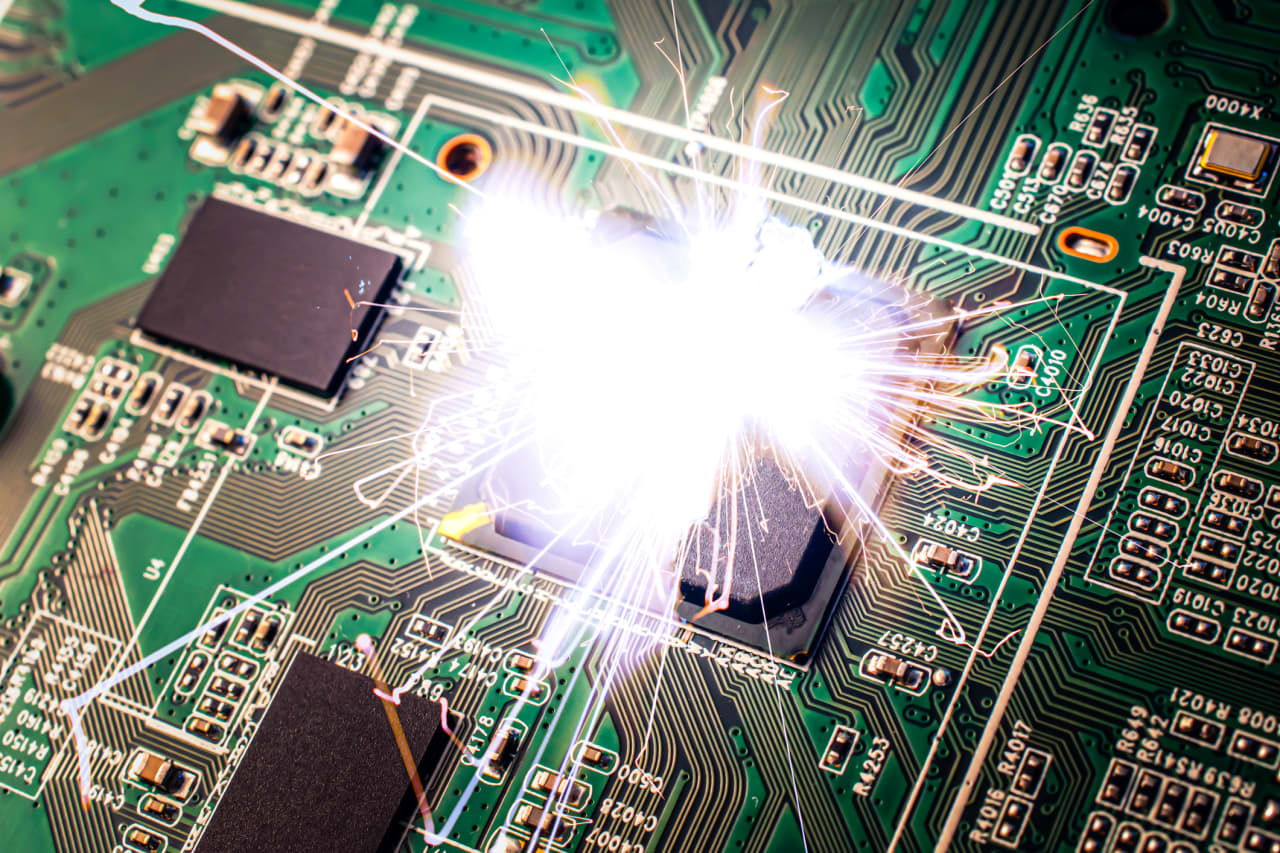 Source-feed image associated with If the semiconductor rally loses steam, it’s retail investors who could get hurt the most