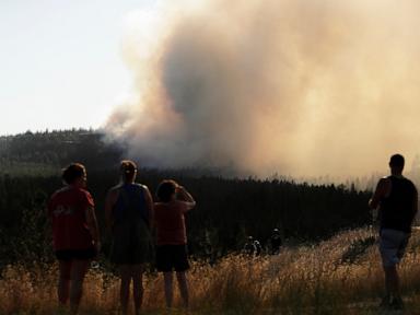 Source-feed image associated with Wind-driven wildfire prompts evacuations in eastern Washington