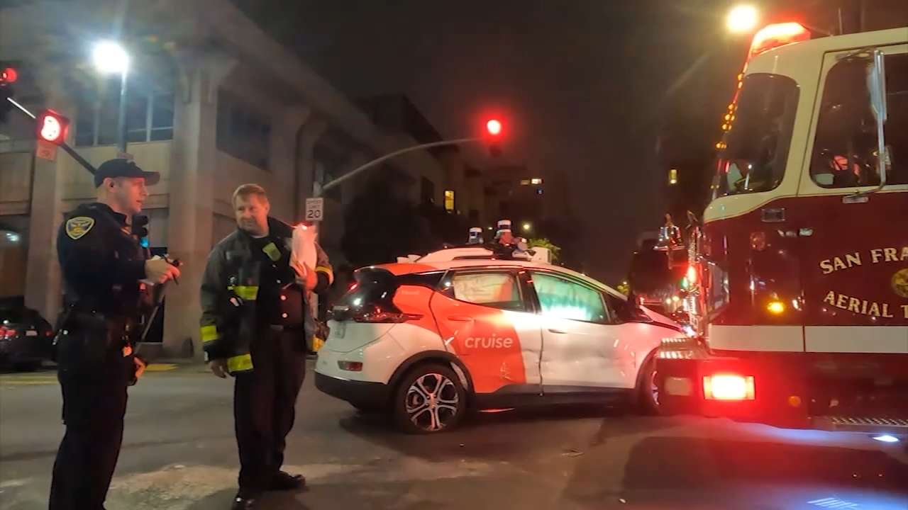 Source-feed image associated with SF may soon fine autonomous vehicle companies for impeding emergency response