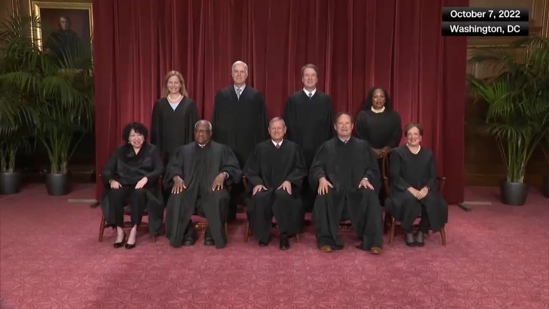 Source-feed image associated with Supreme Court to rule on Trump's birthright citizenship executive order
