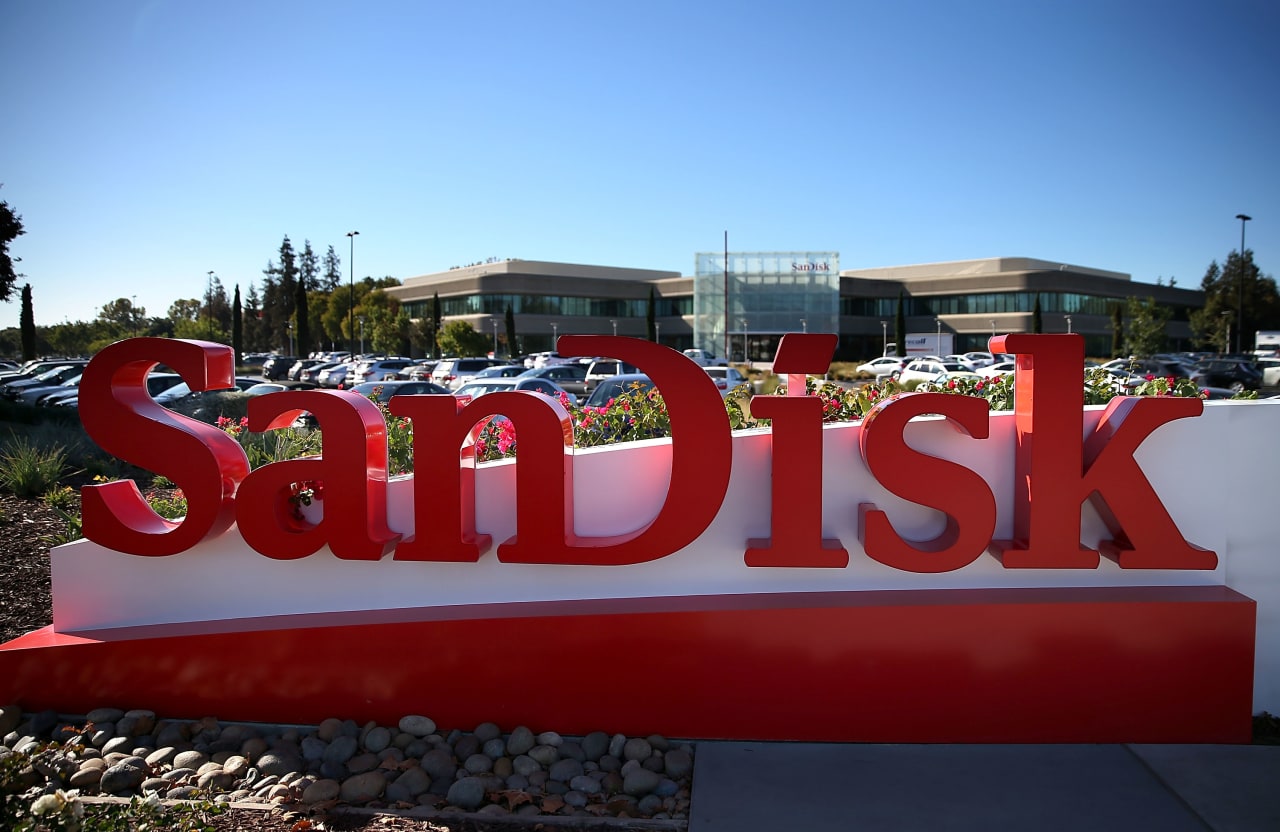 Source-feed image associated with Sandisk’s stock could follow record-breaking quarter with another big jump, analysts say