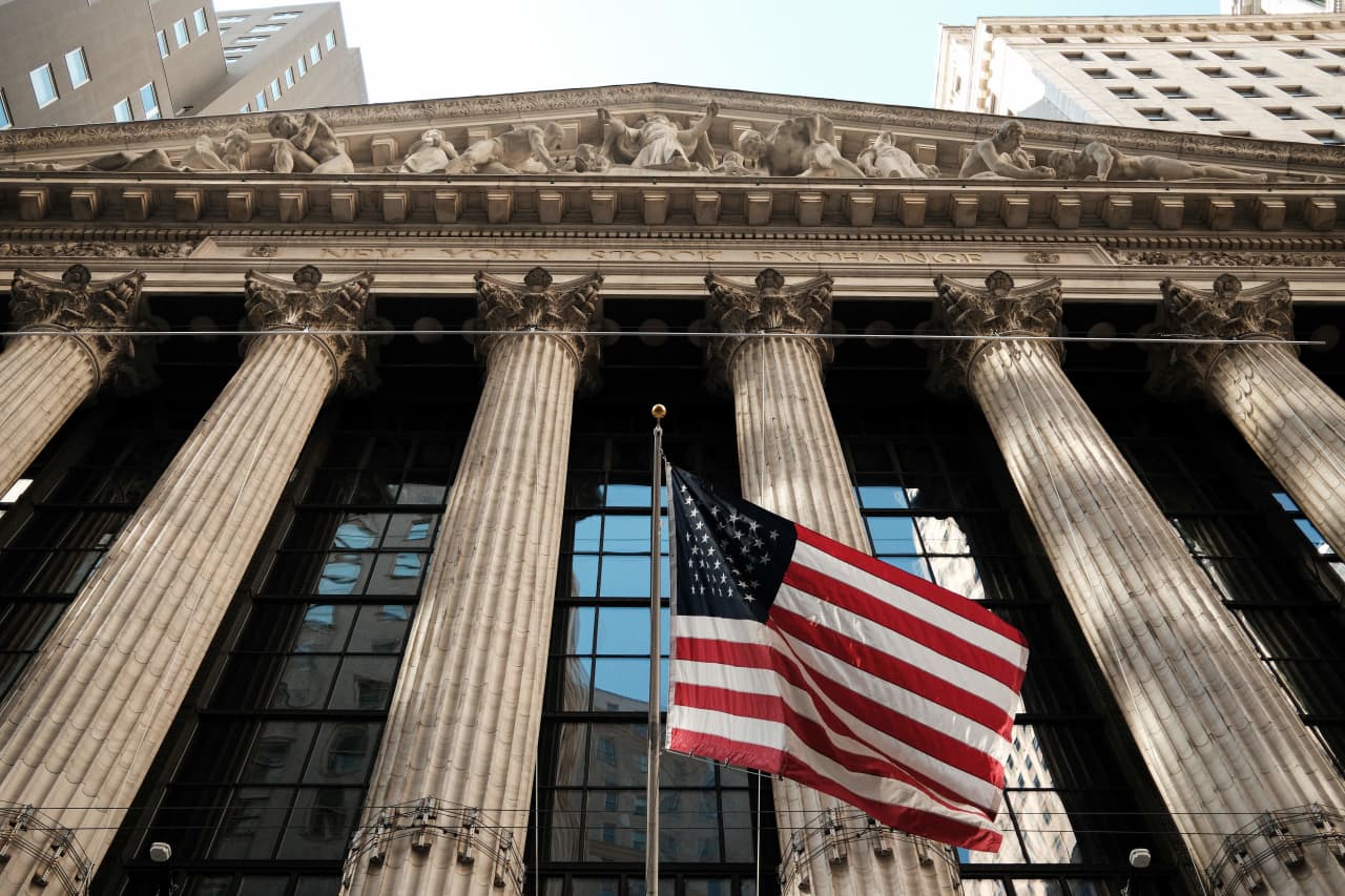 Source-feed image associated with Vanguard’s S&P 500 index fund changed how we invest — but there may be a smarter way to get into the market