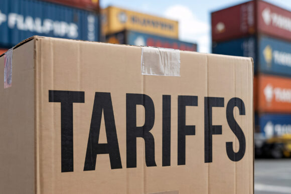 Source-feed image associated with Canada Announces Retaliatory Tariffs on $20 Billion Worth of US Goods