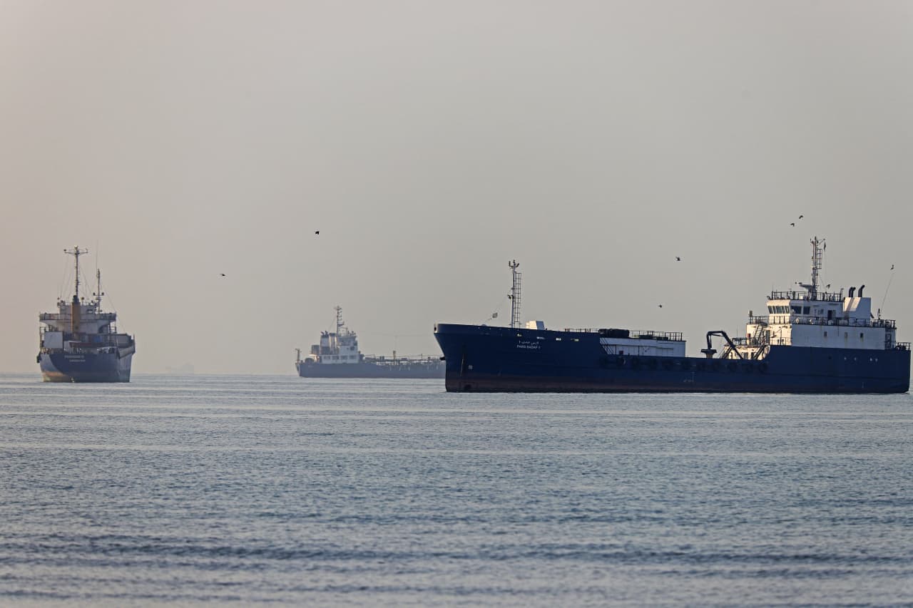 Source-feed image associated with Global oil prices jump 7% to top $97 a barrel after Iran reportedly suspends talks with U.S. and fully closes Strait of Hormuz