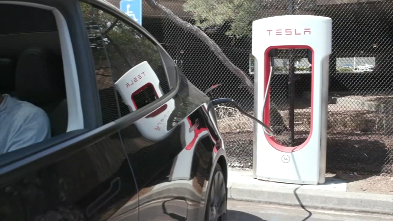 Source-feed image associated with California offers new tax credit for drivers who switch to electric vehicles: Here's what to know