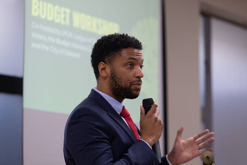Source-feed image associated with Oakland City Council to Consider Pay Raises for Police