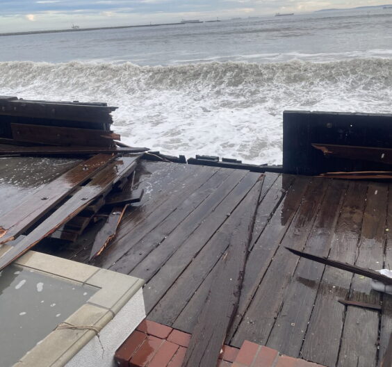 Source-feed image associated with Homes evacuated on Long Beach Peninsula after damage from hurricane-driven waves
