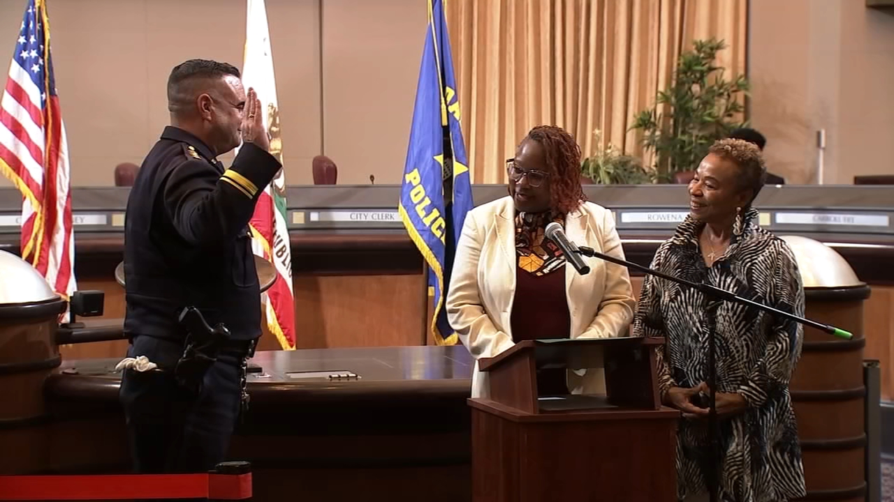 Source-feed image associated with Oakland Mayor Barbara Lee swears in James Beere as city's new official police chief