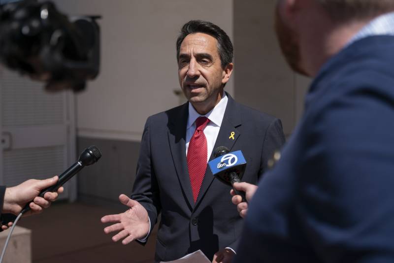 Source-feed image associated with Longtime Santa Clara County DA Jeff Rosen Holds Early Lead in Reelection Bid