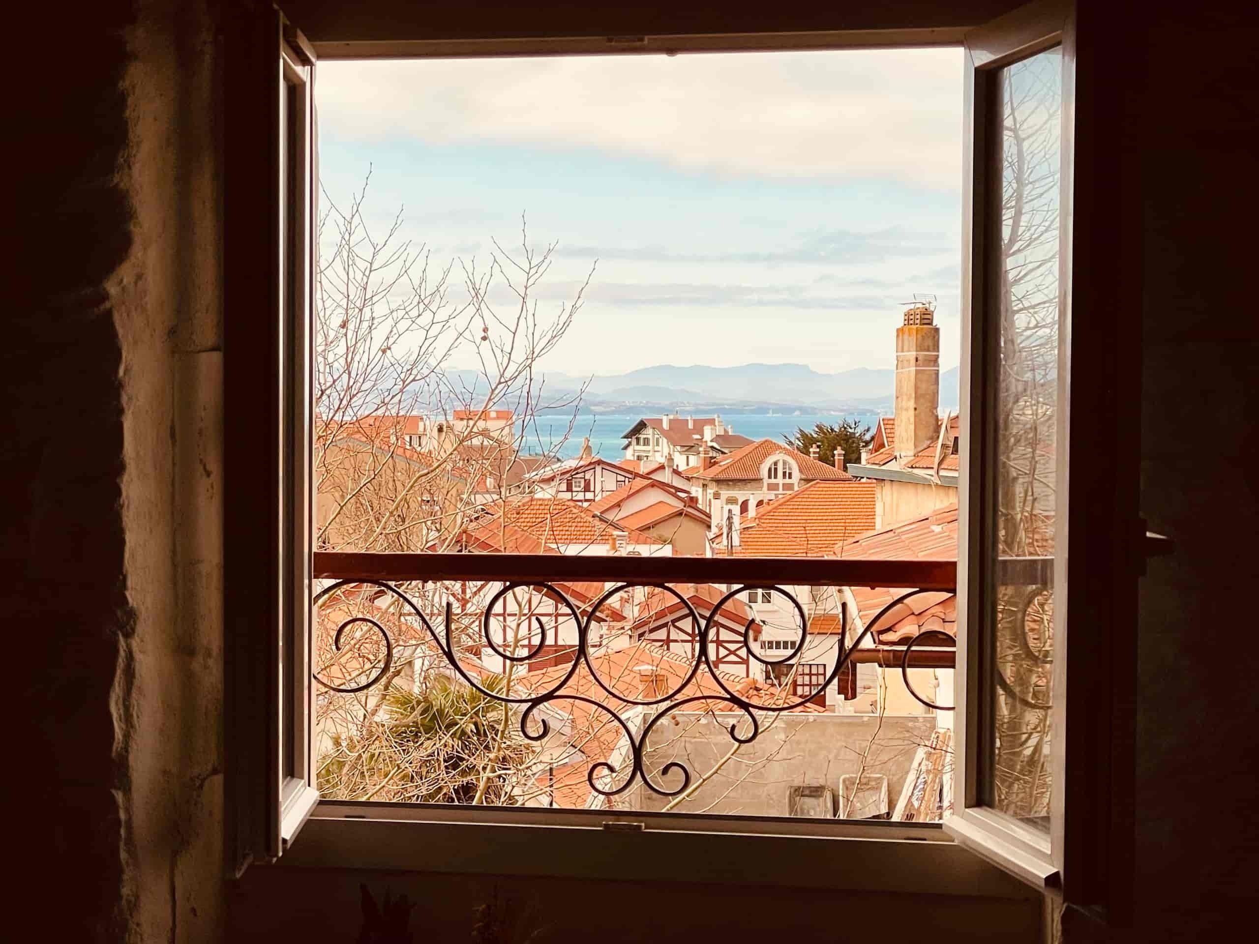 Source-feed image associated with The 7 Best Airbnbs in Biarritz for a Sun-Soaked Basque Escape