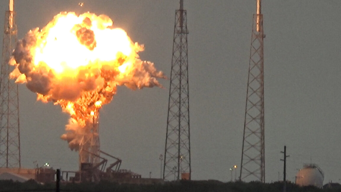 Source-feed image associated with How long will it take to rebuild Blue Origin's launch pad? We asked some SpaceX vets.