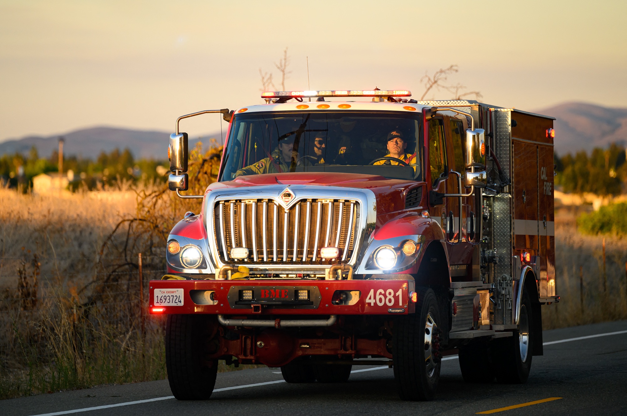 Source-feed image associated with Little Fire in East Bay: Crews Halt Spread, No Structures Damaged, Pleasanton Mayor Says