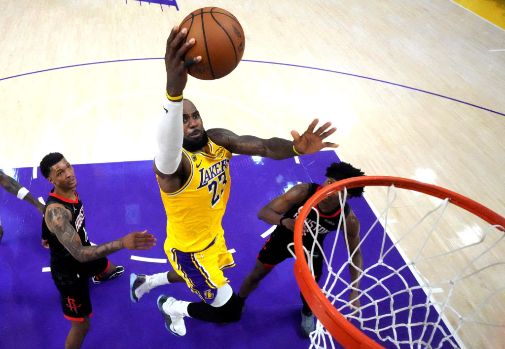 Source-feed image associated with 76ers fans celebrate LeBron James' arrival in Philadelphia