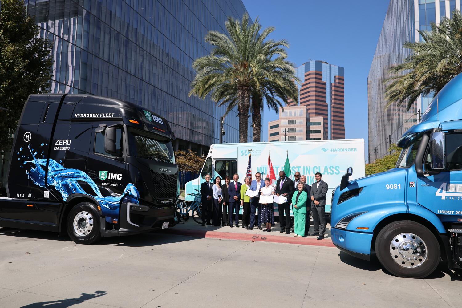 Source-feed image associated with Electric heavy-duty trucks will be able to run from Baja to Canada, West Coast leaders pledge