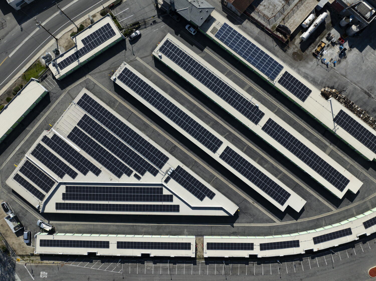 Source-feed image associated with Solar power for renters would get easier with two bills now on the governor's desk