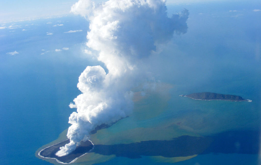 Image from linked report: Small undersea volcanoes may unleash outsized tsunamis