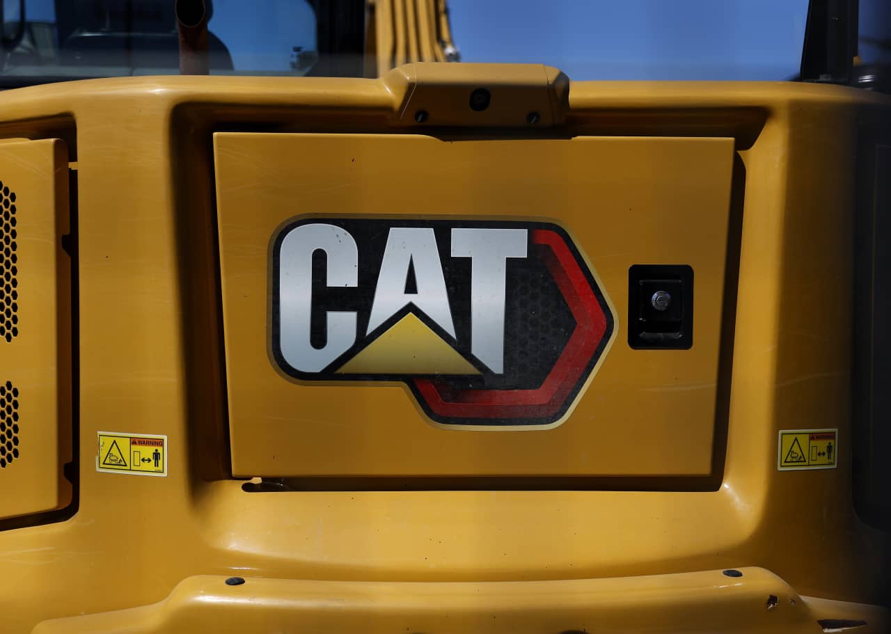 Source-feed image associated with Caterpillar’s stock hits a milestone as roaring industrials rally sweeps up Wall Street